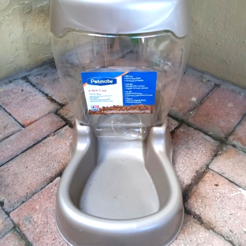 Petmate Gravity Feeder Cats & Dogs 6 lb - Picture 5 of 6